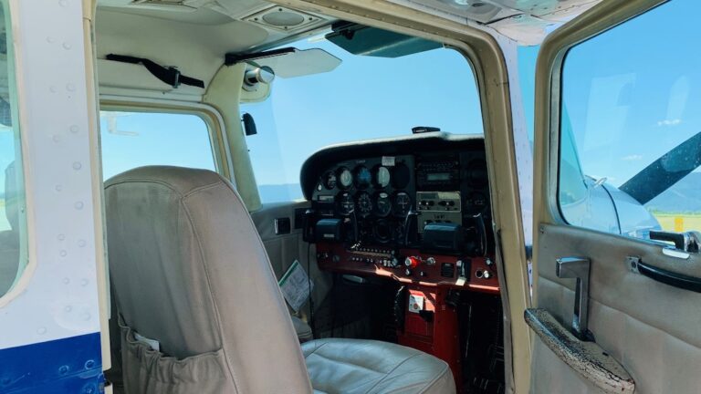 Island Coastal Aviation GMUF Cockpit view