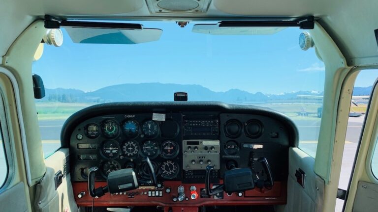Island Coastal Aviation GMUF Instrument Panel